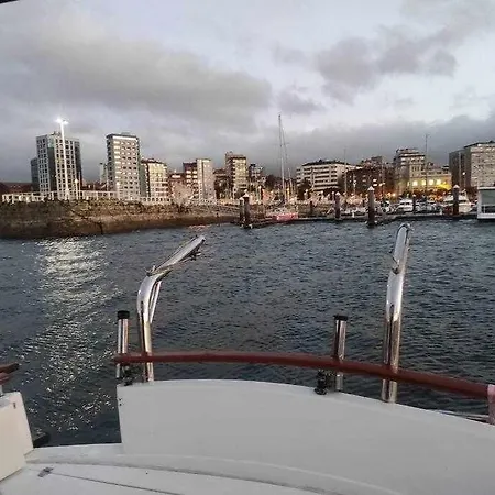 Hotel en barco Boat Cardeli