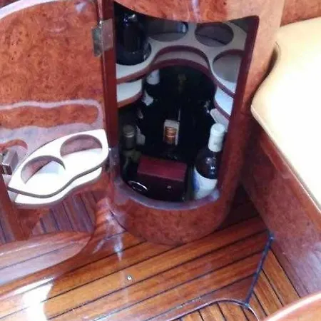 Hotel en barco Boat Cardeli *