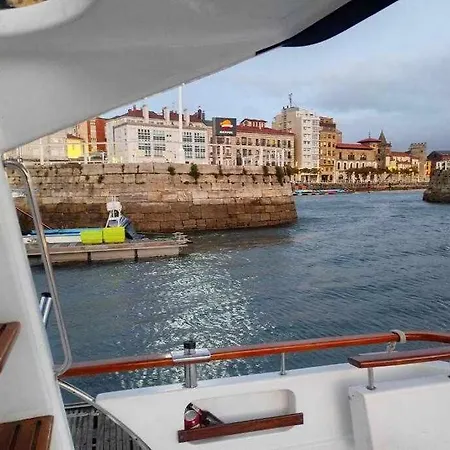 Boat Cardeli * Gijón