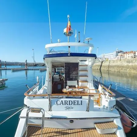 Hotel en barco Boat Cardeli