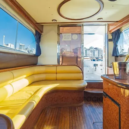 Hotel en barco Boat Cardeli