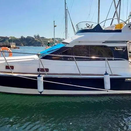 Botel Boat Cardeli *