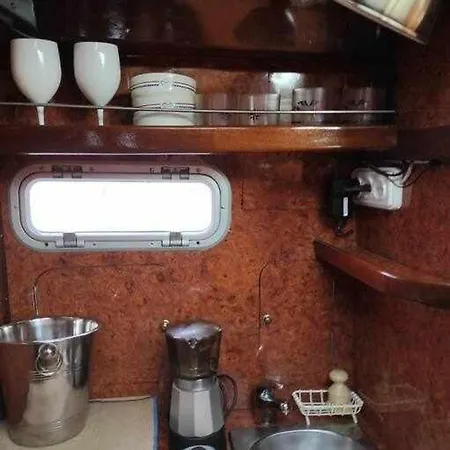 Botel Boat Cardeli *